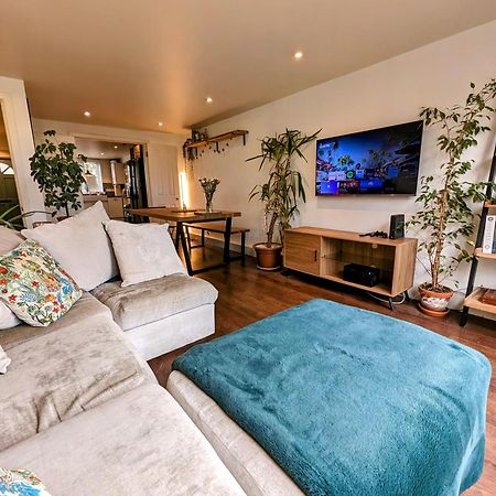 Modern Well Presented Apartment With Garden London Eksteriør billede